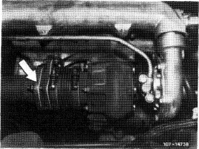 Removal and installation of exhaust manifold